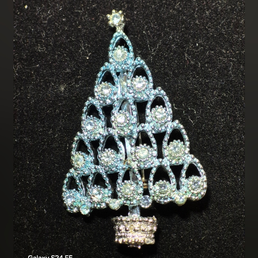 Vintage Sparkling Blue/White Rhinestones Christmas Silver Tree Brooch